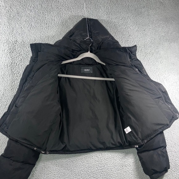 Akira Cropped Puffer Jacket Women Medium Hooded Black White Color Block Coat - Picture 6 of 14